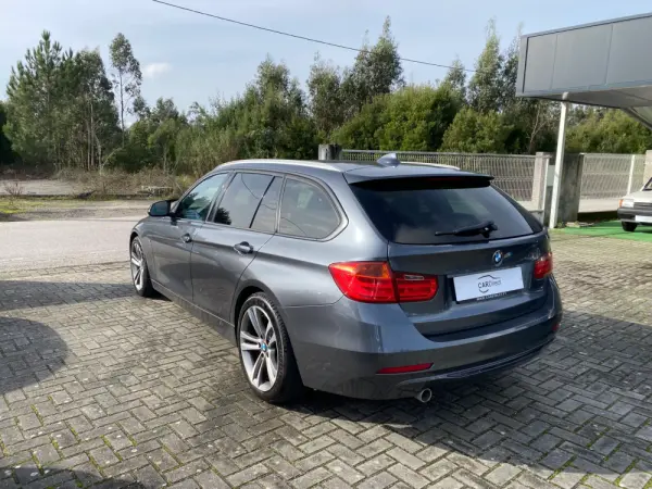 BMW 320 d Touring Auto Line Sport 7