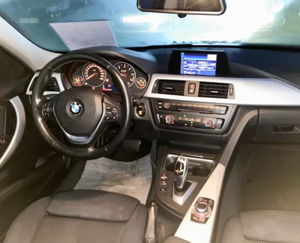 BMW 320 d Touring Auto 5