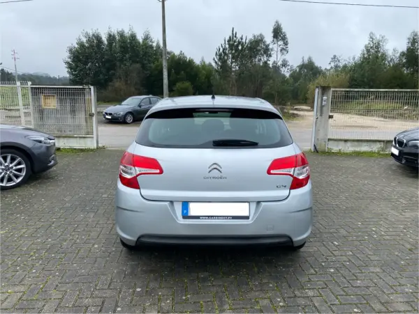 Citroën C4 1.6 HDi Attraction 6
