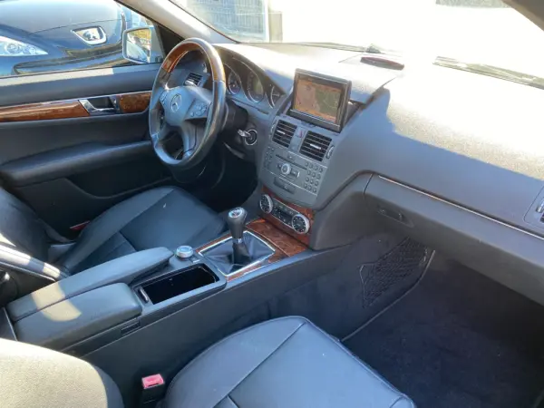 Mercedes-Benz C 220 CDi Avantgarde BlueEfficiency 13