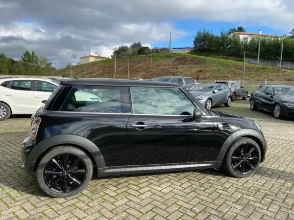 MINI 3 Portas Cooper D 4