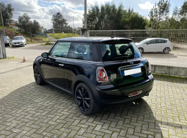 MINI 3 Portas Cooper D 7