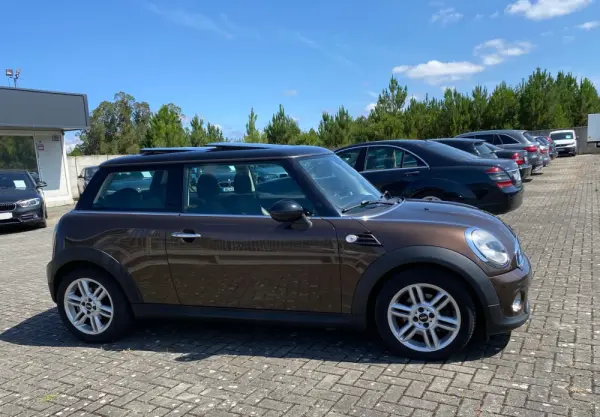 MINI 3 Portas Cooper D 4