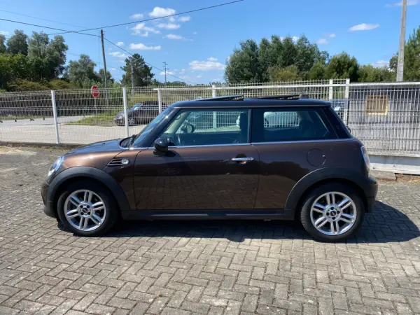 MINI 3 Portas Cooper D 8