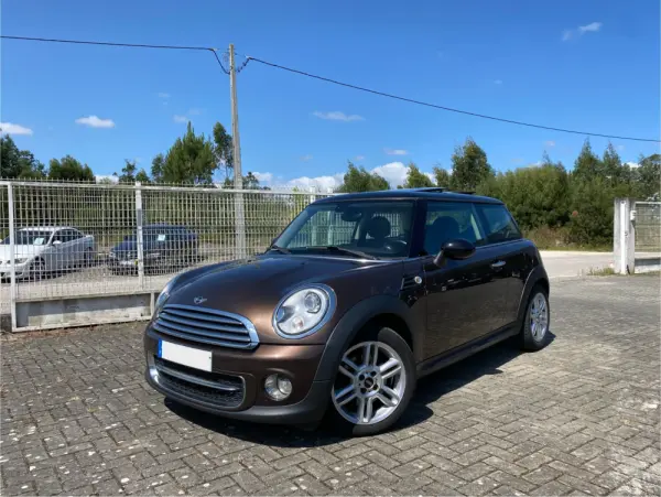 MINI 3 Portas Cooper D 9