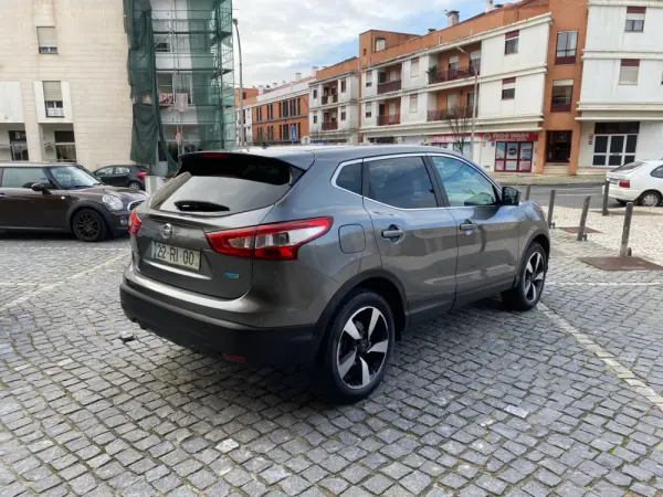 Nissan Qashqai 1.5 dCi N-Vision 5