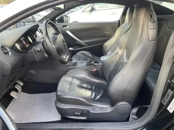 Peugeot RCZ 2.0 HDi 7