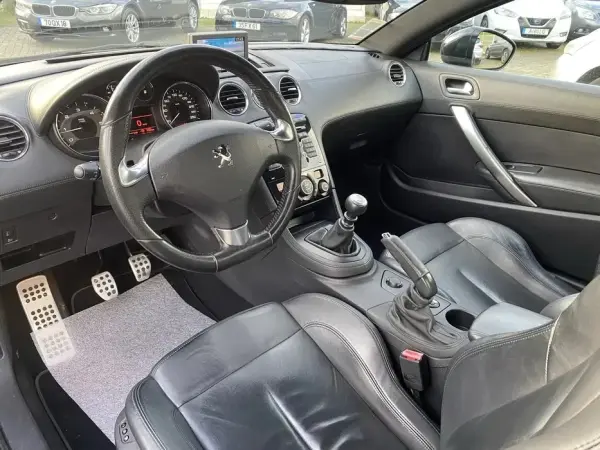 Peugeot RCZ 2.0 HDi 8