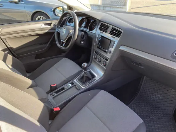 Volkswagen Golf Variant 1.6 TDi BlueMotion Confortline 11