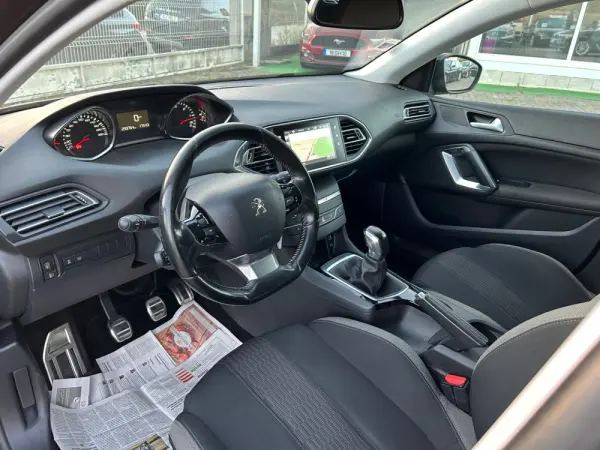 Peugeot 308 SW 1.6 BlueHDi Allure 10