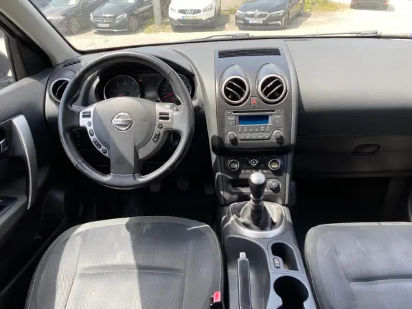 Nissan Qashqai +2 9