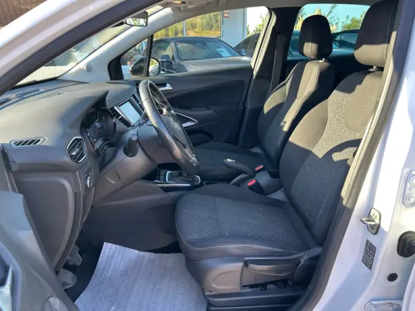 Opel Crossland 1.2 T Business 8