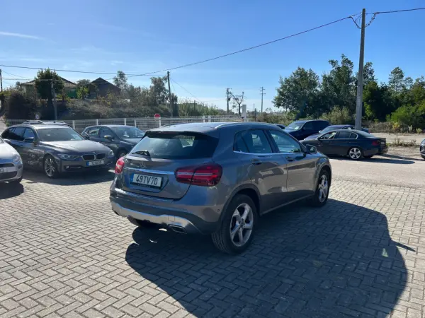 Mercedes-Benz GLA 200 CDi Aut. 5