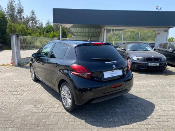 Peugeot 208 1.6 BlueHDi Allure 5