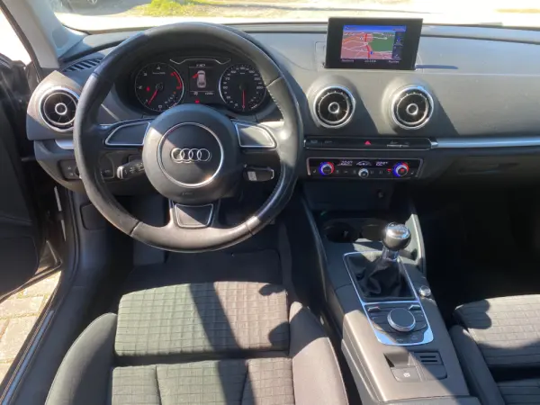 Audi A3 1.6 TDI Sport 11