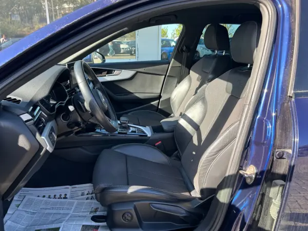 Audi A4 Avant 30 TDI S tronic S line 9