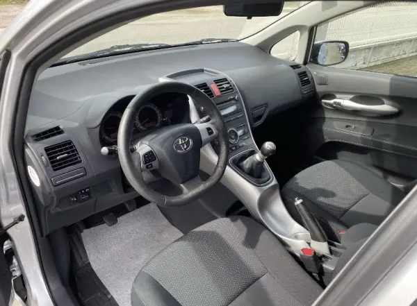 Toyota Auris 1.4 D-4D Comfort+J16 10