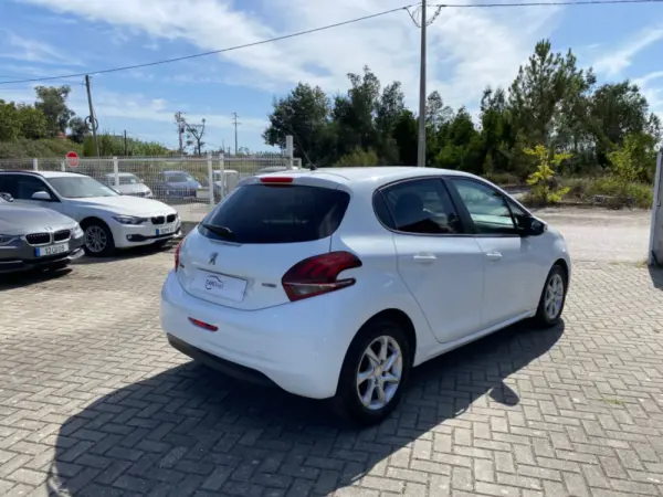 Peugeot 208 1.6 BlueHDi Active 5