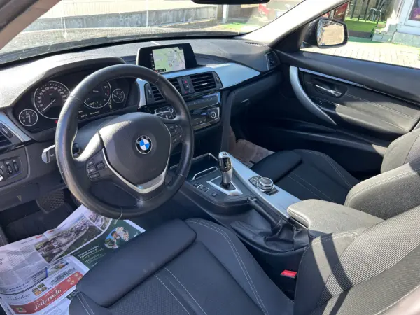 BMW 318 d Line Sport Auto 10