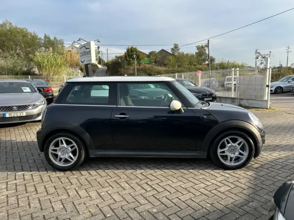 MINI 3 Portas Cooper D 4
