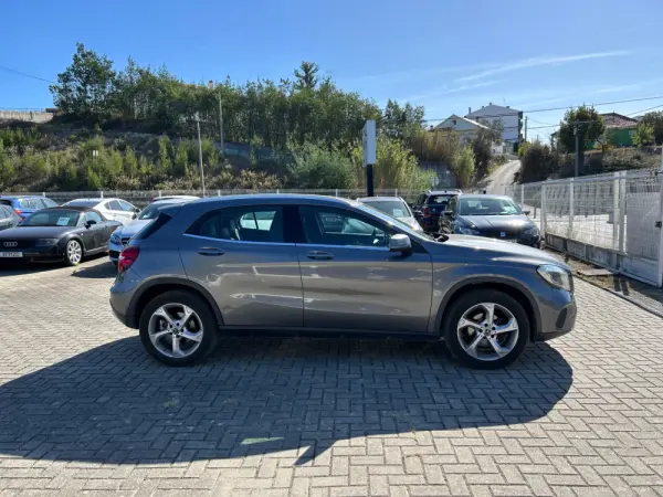 Mercedes-Benz GLA 200 CDi Aut. 4
