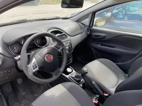 Fiat Punto 1.3 M-Jet Easy S&S 8