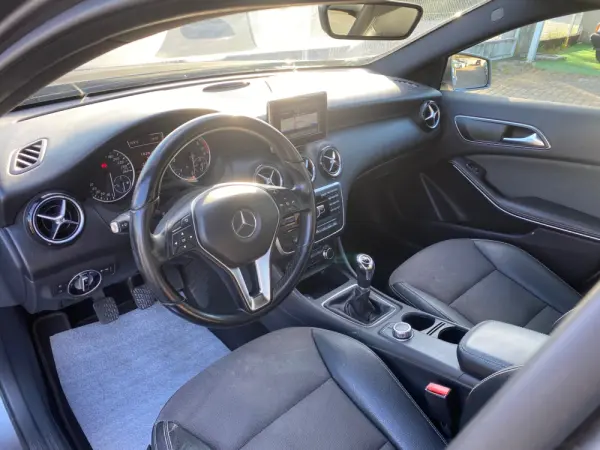 Mercedes-Benz A 180 d Fleet Pack Urban 9