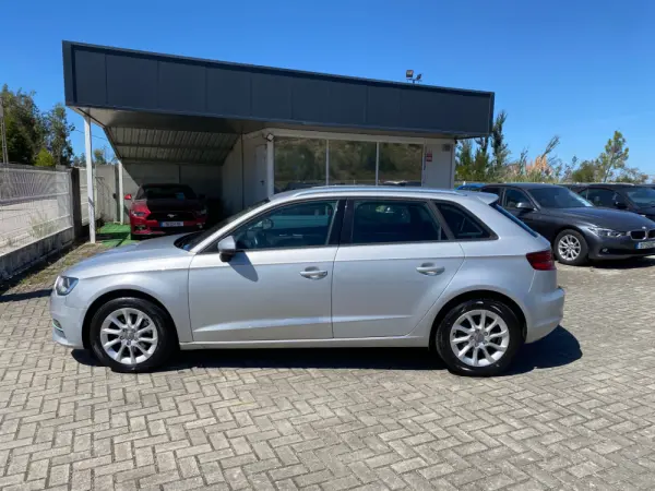 Audi A3 Sportback 1.6 TDI B.Line Attraction 8