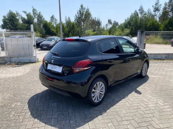 Peugeot 208 1.6 BlueHDi Allure 4