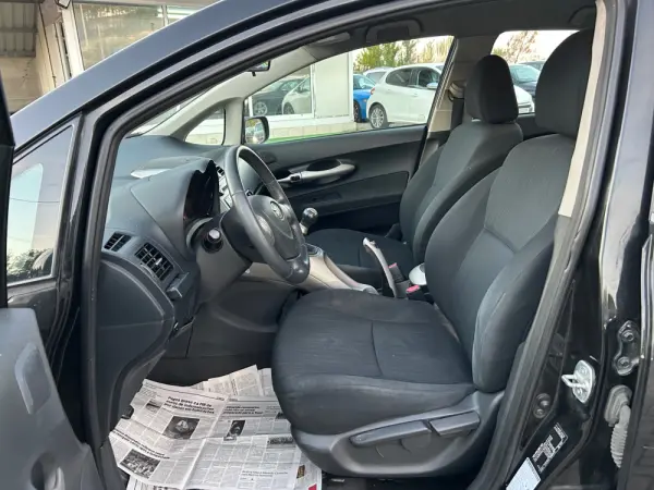 Toyota Auris 1.4 VVT-i Sol 8