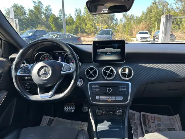 Mercedes-Benz A 180 d 7G-DCT AMG Line 11