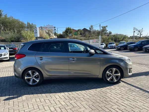 Kia Carens 1.7 CRDi ISG EX 4