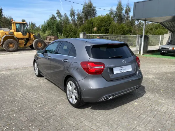 Mercedes-Benz A 200 d Urban 7