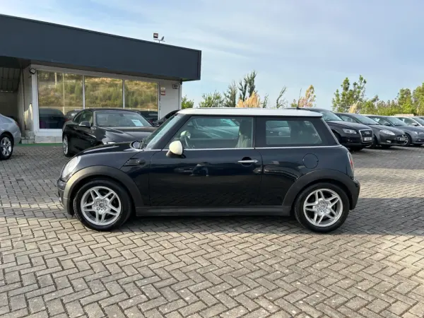 MINI 3 Portas Cooper D 8
