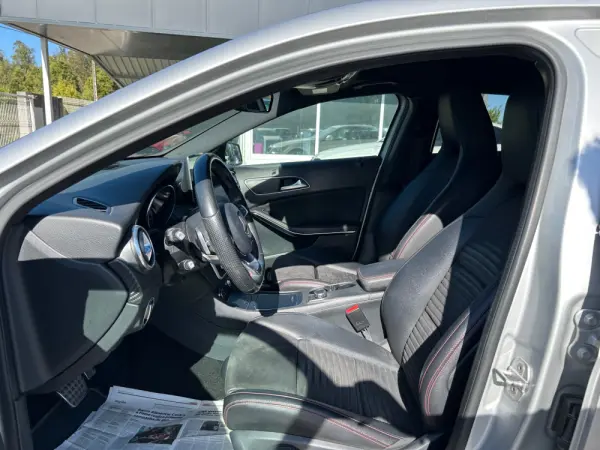 Mercedes-Benz A 180 d 7G-DCT AMG Line 9