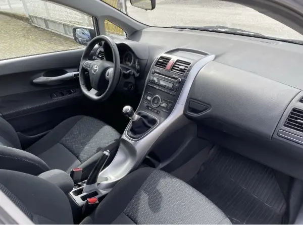 Toyota Auris 1.4 D-4D Comfort+J16 12