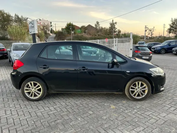 Toyota Auris 1.4 VVT-i Sol 4