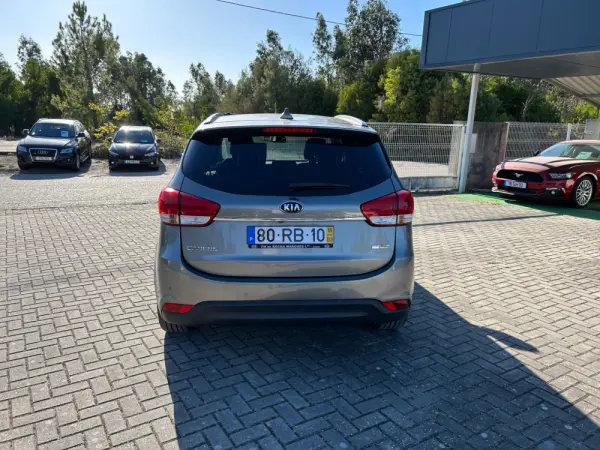 Kia Carens 1.7 CRDi ISG EX 6