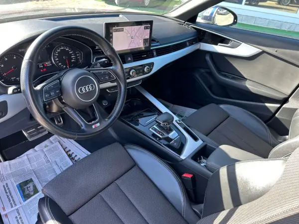 Audi A4 Avant 30 TDI S tronic S line 10