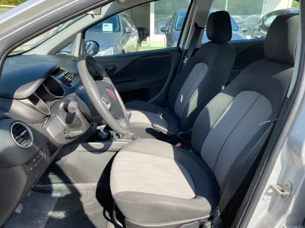 Fiat Punto 1.3 M-Jet Easy S&S 9