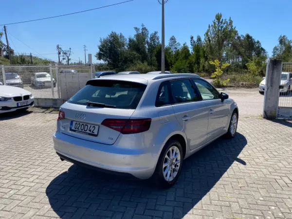 Audi A3 Sportback 1.6 TDI B.Line Attraction 5