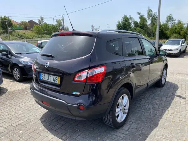 Nissan Qashqai +2 4