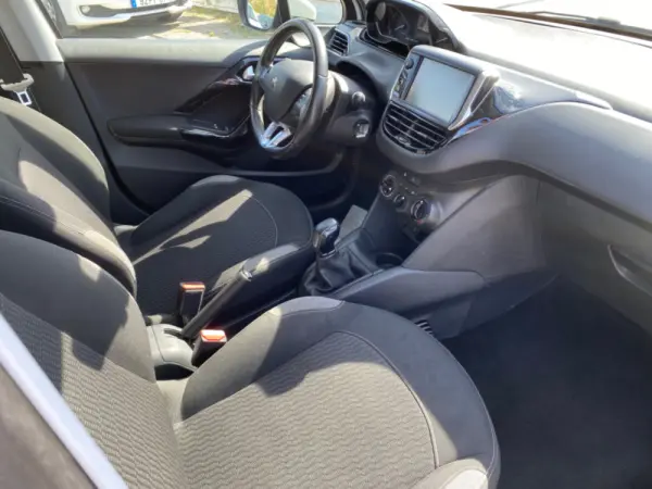 Peugeot 208 1.6 BlueHDi Active 12