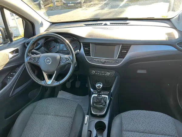Opel Crossland 1.2 T Business 10