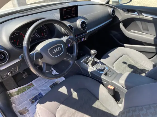 Audi A3 Sportback 1.6 TDI B.Line Attraction 10