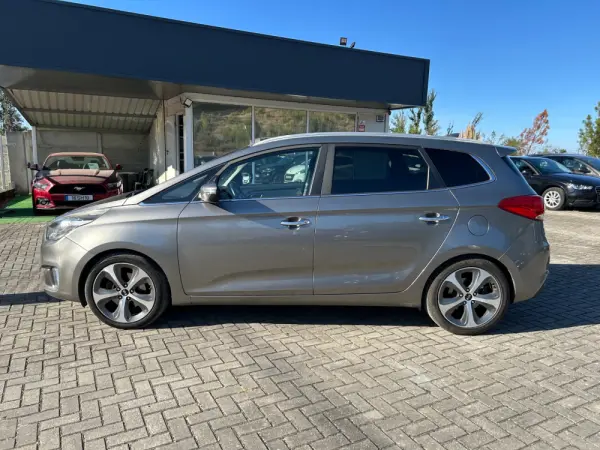 Kia Carens 1.7 CRDi ISG EX 8