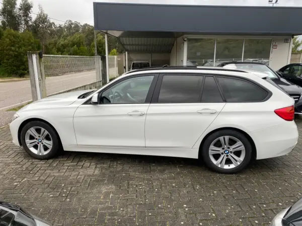 BMW 320 d Touring Auto 8