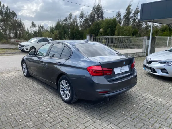 BMW 318 d Auto 7