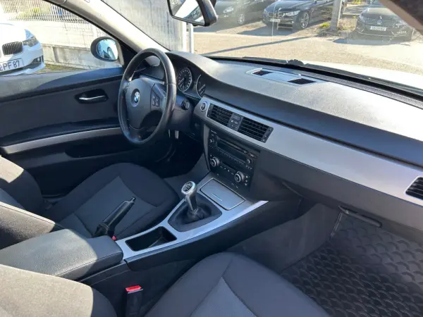 BMW 318 d 12