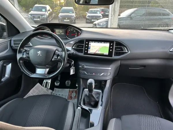 Peugeot 308 SW 1.6 BlueHDi Allure 11